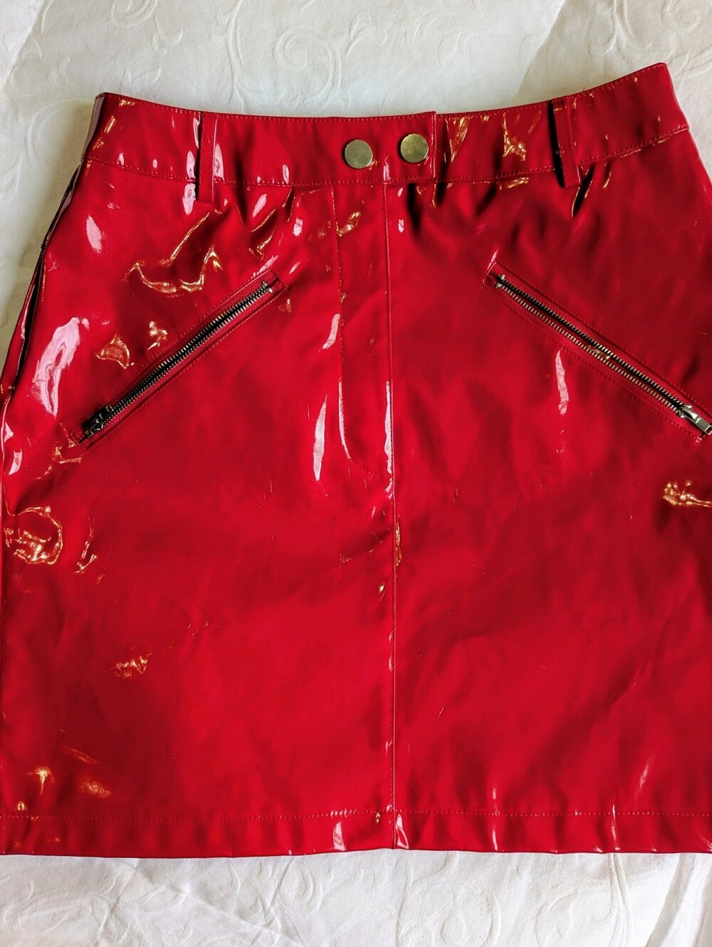 Simplee Apparel Red Patent pleather Mini Skirt Med w Zip Pockets